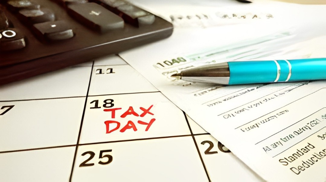 Penalties for Submitting Tax Returns Late